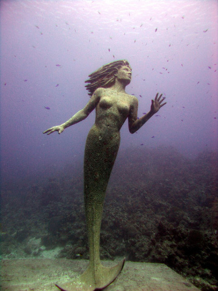 Amphitrite underwater mermaid statue