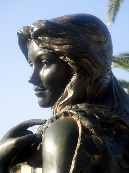 Ama du Cap Ferrat mermaid statue.  Photo courtesy of Amaryllis.