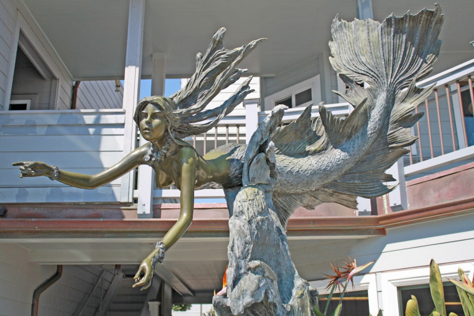 Mermaid statue at Pier View Plaza, Cayucos CA.