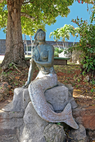 Sirena of Guam mermaid statue in Sirena Park, Hagåtña, Guam. Photo by PremiumArtPhotoGuam