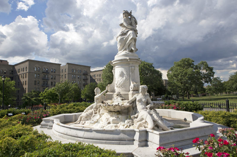 The Heinrich Heine Lorelei Fountain.  Photo © by Brian Benton.