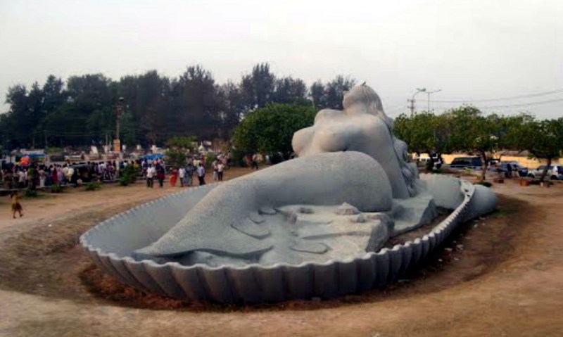Jalakanyaka Mermaid sculpture.