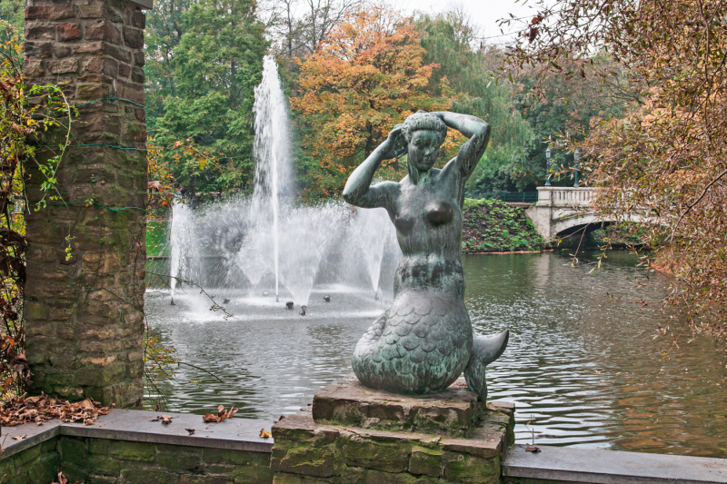 Leopold Park Mermaid Statue.  Photo © by Jan Poppe.