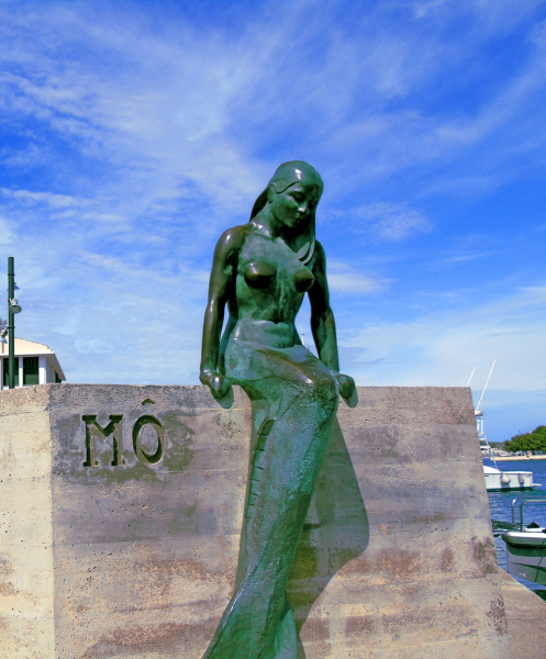 Mo, Mermaid of Mahon. Photo © Adam Reed.