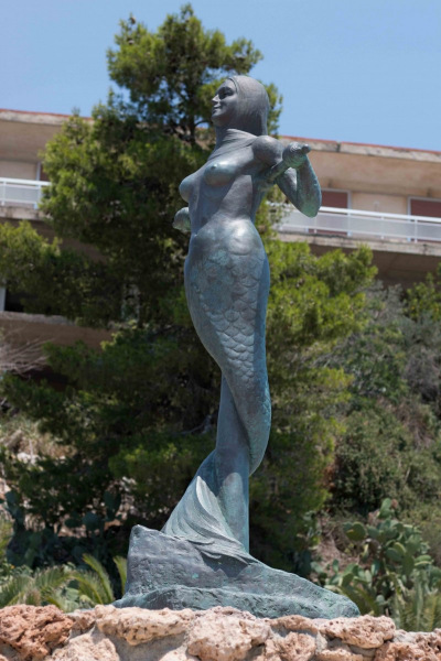 Stheno Mermaid in Paralio Astros.  Photo © by Serafeim Zormpas.