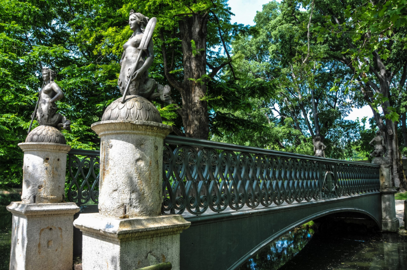 Ponte delle Sirenette (Bridge of Mermaids) in the Sempione Park in Milan. Photo © by Michael Bell