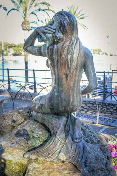 Sirena Porto Cristo. 
 Photo © by Chris Vekemans.