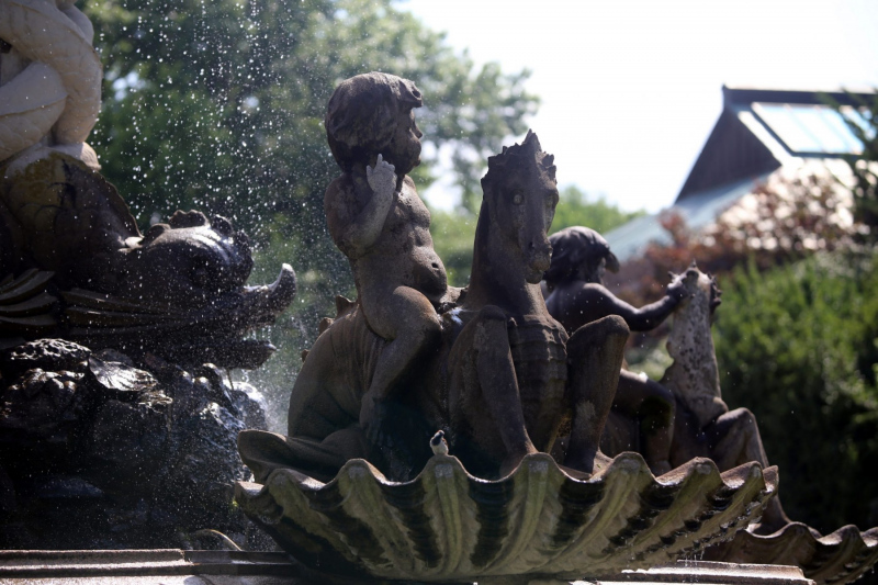 The Rainey Gate Fountain.   Photo © by Brian Benton.