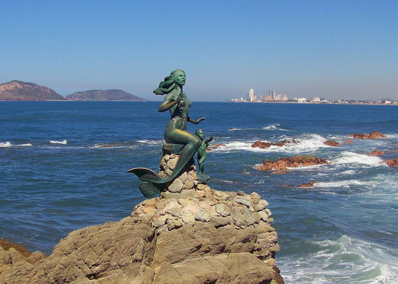 Reina de los Mares mermaid statue in Mazatlán, Mexico