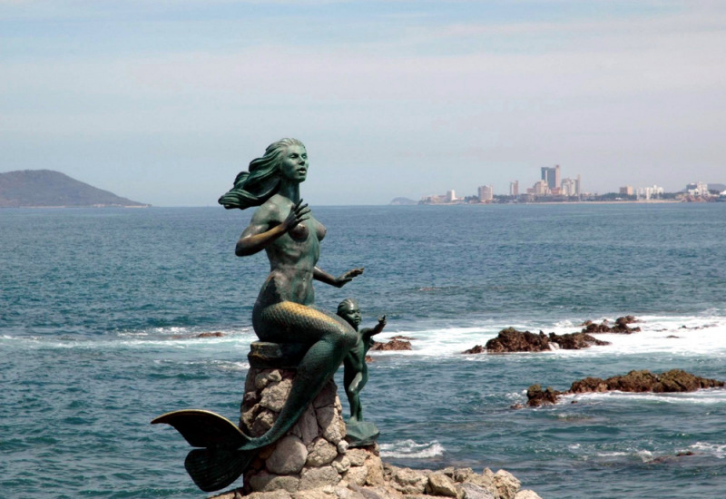 Reina de los Mares statue in Mazatlán, Mexico