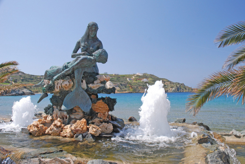 Mermaid and Fisherman statue on Syros. Photo © by Paulius Uza.