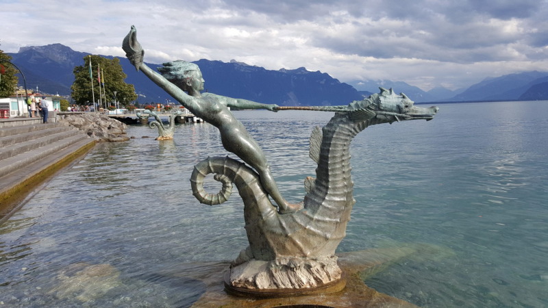 Nymph on Seahorse in Lake Geneva.  Photo © by Philip Jepsen.