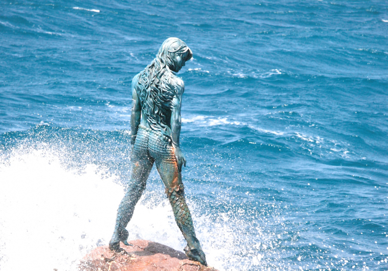 Mermaid Atlante in Port Canto, Cannes.  Photo © by Jacky Lecuyer.