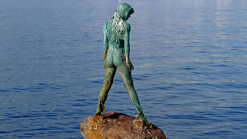Mermaid Atlante in Port Canto, Cannes.  Photo © by Jean-Philippe Chevreau
