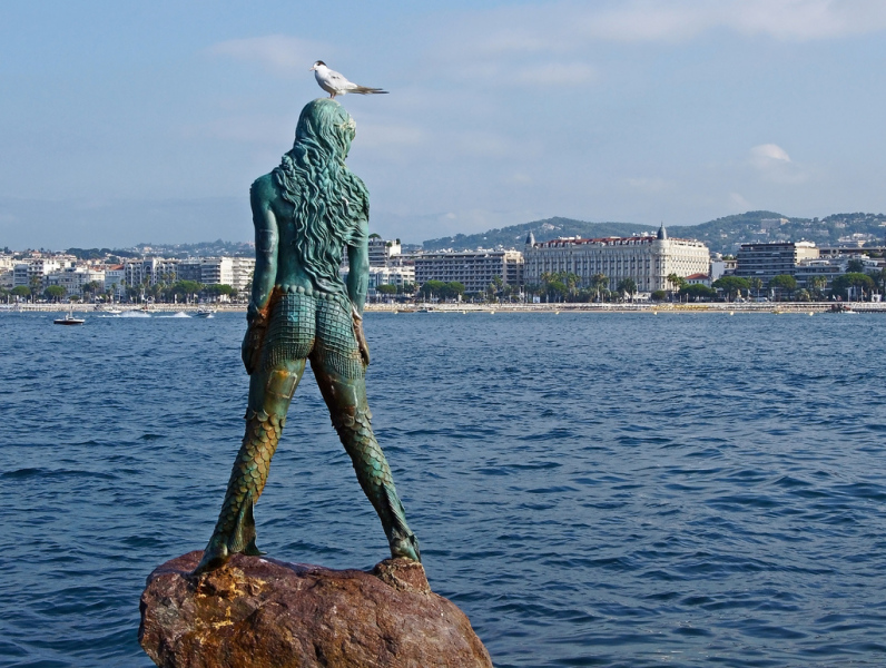 Atlante, Mermaid statue in Port Canto, Cannes.  Photo © by Phil-eye.
