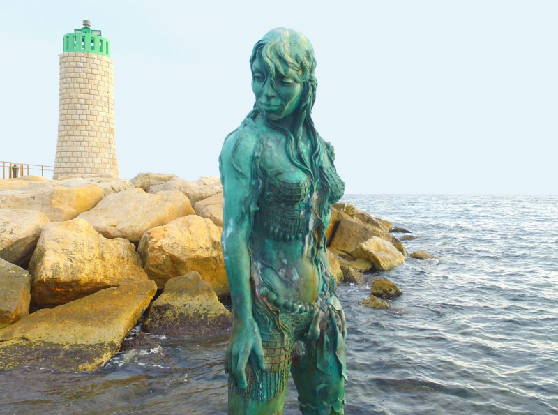 Mermaid Atlante in Port Canto, Cannes.  Photo © by Philip Jepsen