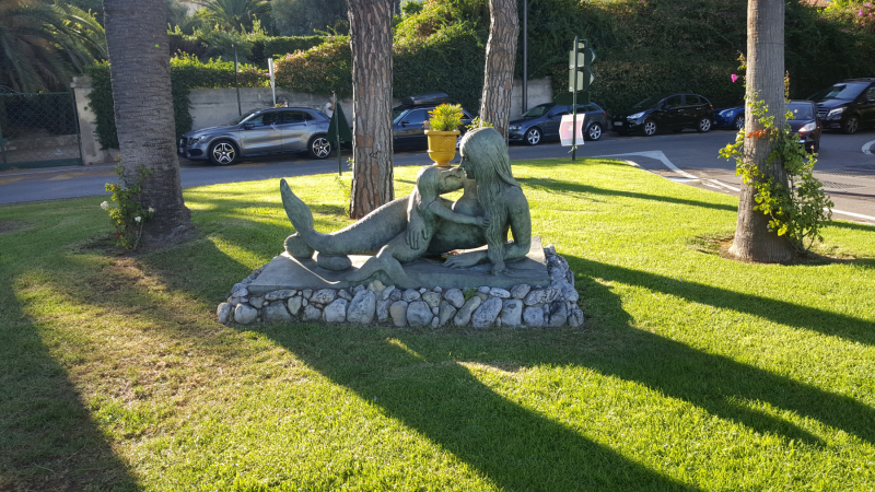 Mermaid with Child in Beaulieu-sur-Mer by Natascha Jusopov. Photo © by Philip Jepsen.