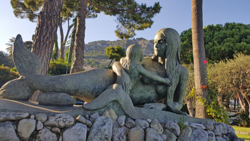 Mermaid with Child in Beaulieu-sur-Mer by Natascha Jusopov.  Photo © by Philip Jepsen.