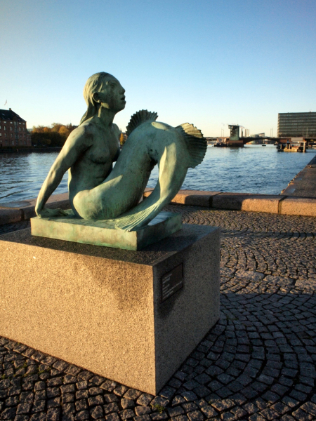 The Black Diamond Mermaid Statue.  Photo © by Sigfrid Lundberg - CC BY-SA.