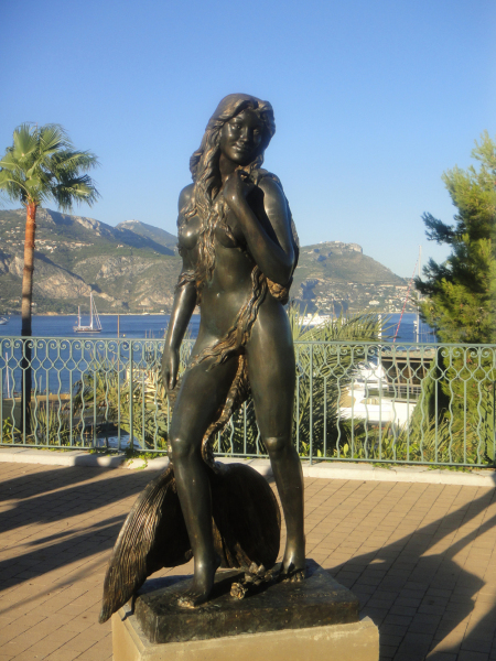 Ama du Cap Ferrat mermaid statue.  Photo courtesy of Amaryllis.