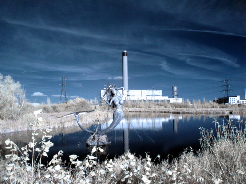 The Dartford Mermaid Statue.  Photo © by Ian Simpson