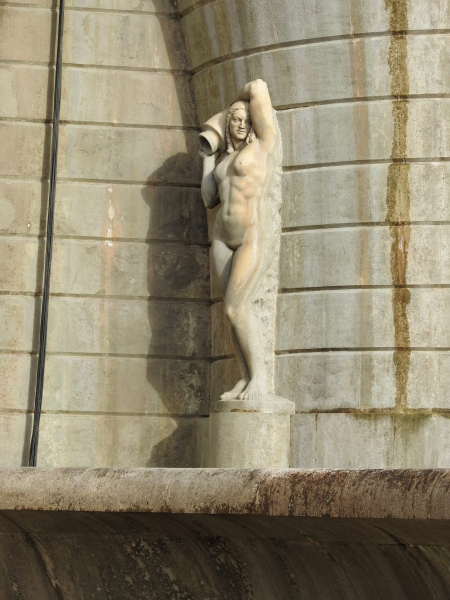 Caryatid at Fonte Luminosa in Lisbon.  Photo © by Philip Jepsen.