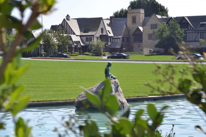 The Little Mermaid at Forest Lawn.  Photo © by Marc Jepsen.