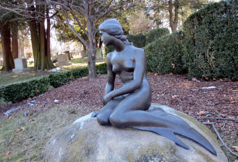 The Little Mermaid, Victor Borge's Grave.  Photo by Charles Stow.