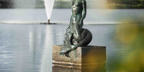 Iceland\'s Hafmeyjan (Mermaid) Statue by Nína Sæmundsson.  Photo © Bjarki Bragason.