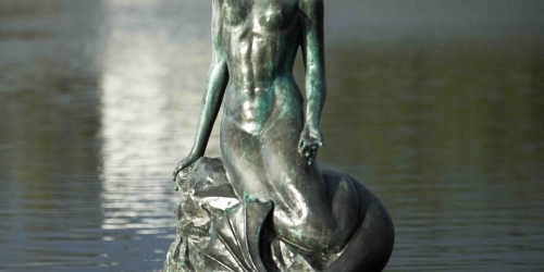 Iceland\'s Hafmeyjan (Mermaid) Statue by Nína Sæmundsson.  Photo © Bjarki Bragason.