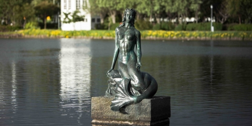 Iceland\'s Hafmeyjan (Mermaid) Statue by Nína Sæmundsson.  Photo © Bjarki Bragason.