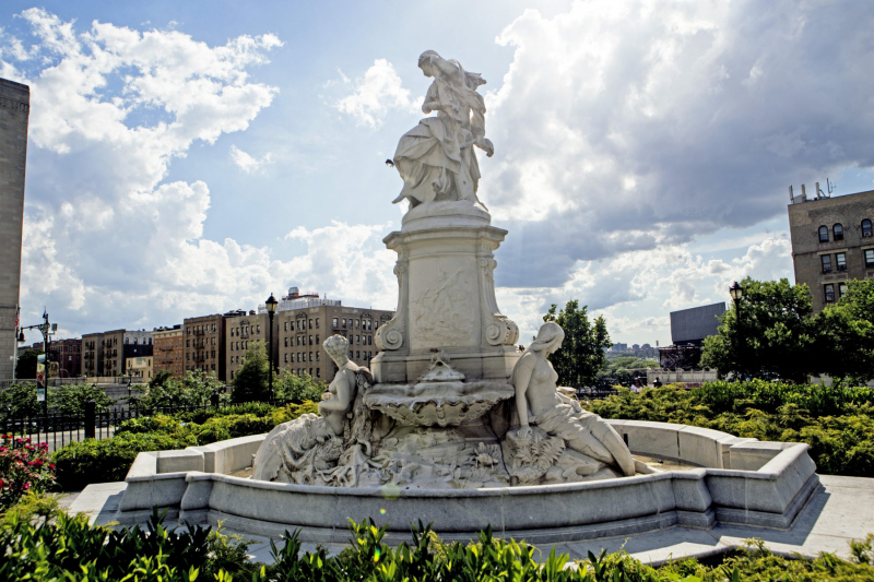 The Heinrich Heine Lorelei Fountain.  Photo © by Brian Benton.