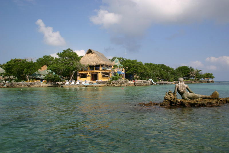Sirena Isla Pirata Mermaid statue.  Photo © by Hotel Isla del Pirata.