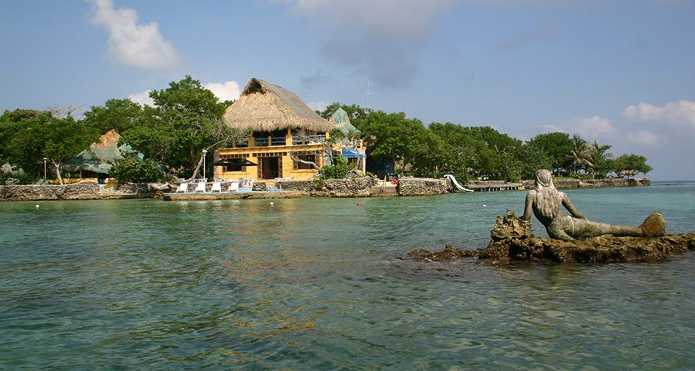 Isla Pirata Mermaid Statue. Photo © by Hotel Isla del Pirata.