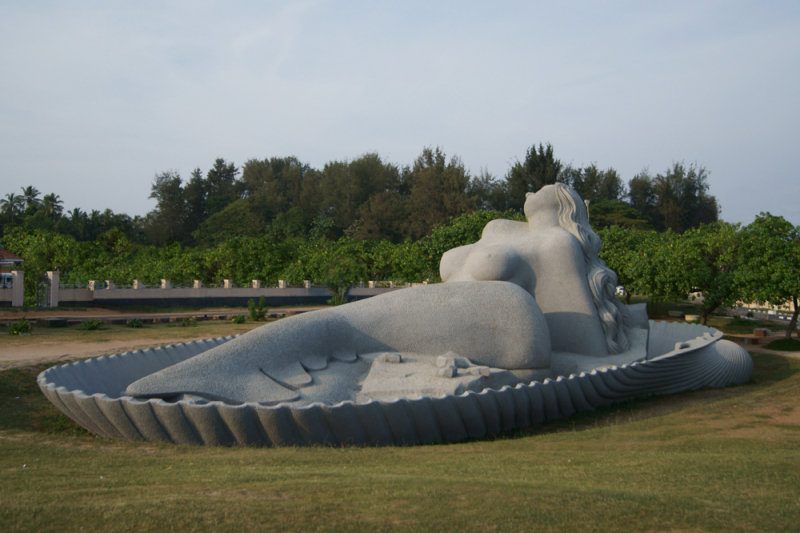 The Jalakanyaka Mermaid Statue.  Photo © by Ajish KB.