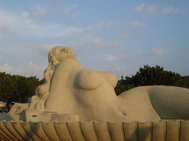 The Jalakanyaka Mermaid Statue.  Photo © by Anulal.
