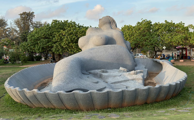 The Jalakanyaka Mermaid Statue.  Photo © by Sunil Mathews.