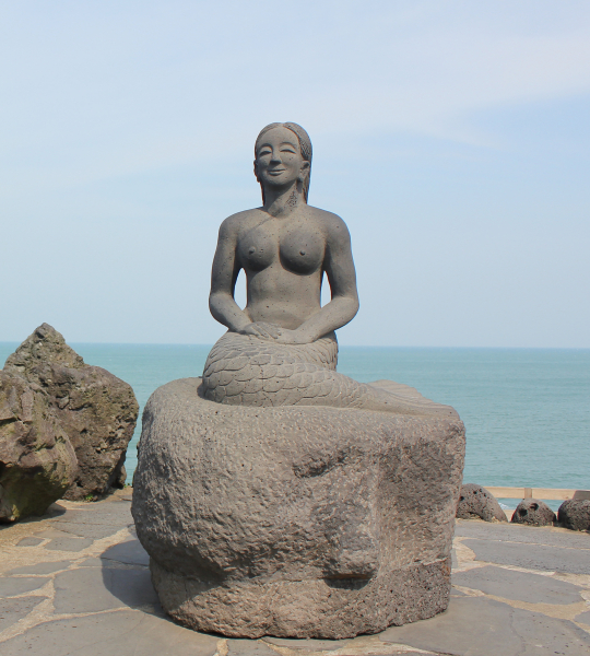 Jeju Mermaid by Dragon's Head Rock. Photo by Cheryl ChanJeju Mermaid by Dragon's Head Rock. Photo by Cheryl Chan