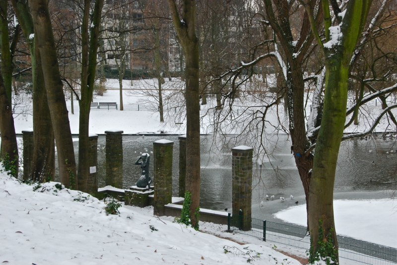 Leopold Park Mermaid Statue.  Photo © by Stephane Mignon.