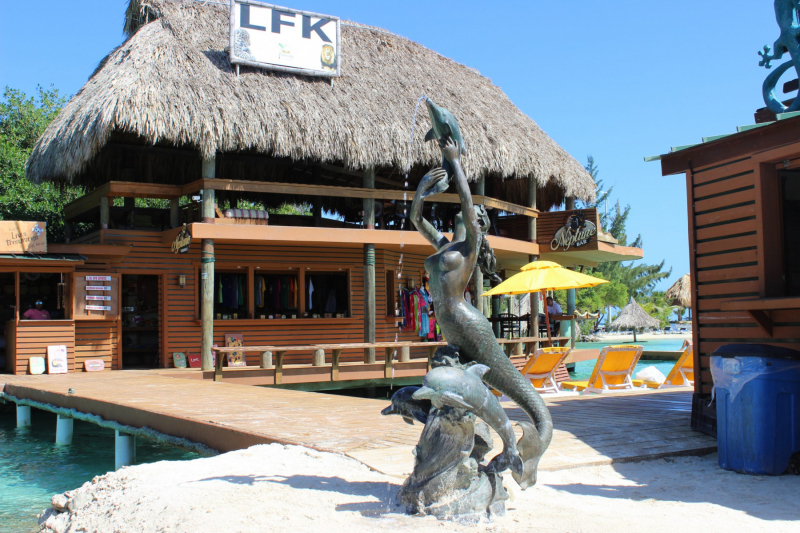 Mermaid on Little French Key, Honduras.  Photo © by Steve Simonson.