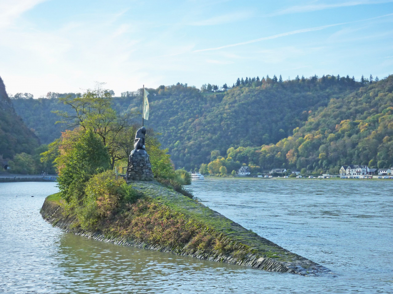 The Lorelei Statue..  Photo © by Marcus Scholz