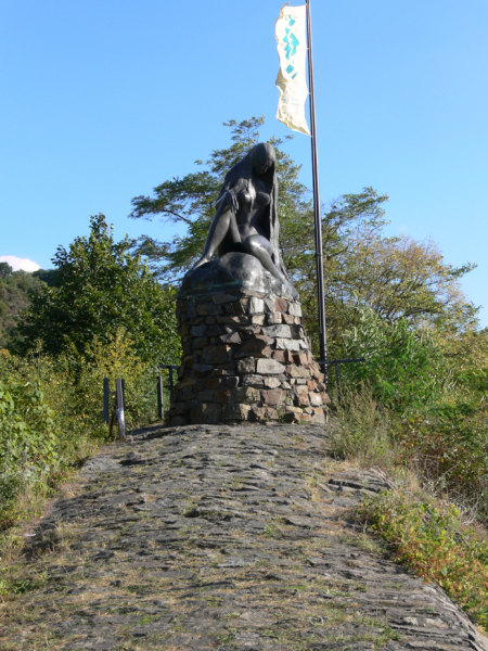 The Lorelei Statue.  Photo © by Stefan Schwab