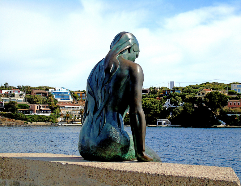 Mo, Mermaid of Mahon. Photo © Adam Reed.