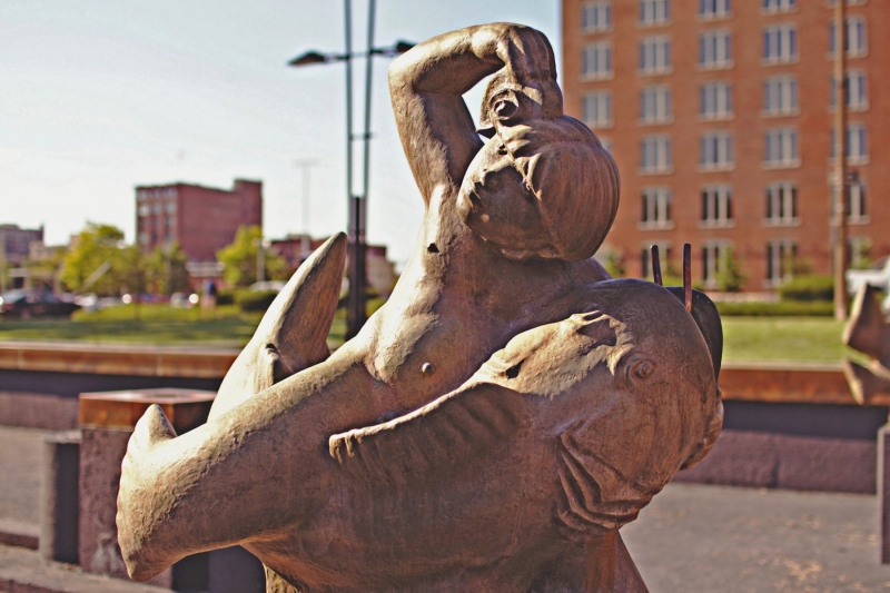 "Meeting of the Waters" Sculptures.  Photo © by Linda Nguyen.