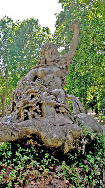 Montagnola Mermaids.  Photo © Michele Fini