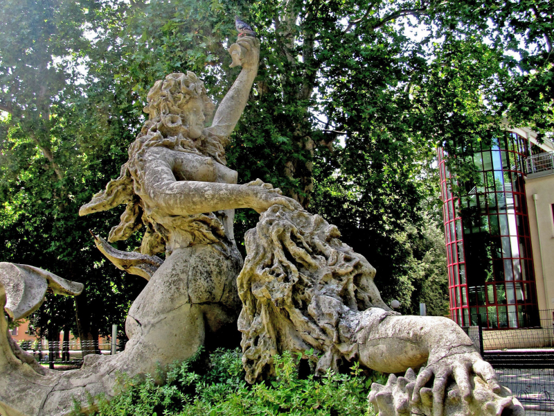 Montagnola Mermaids.  Photo © Michele Fini