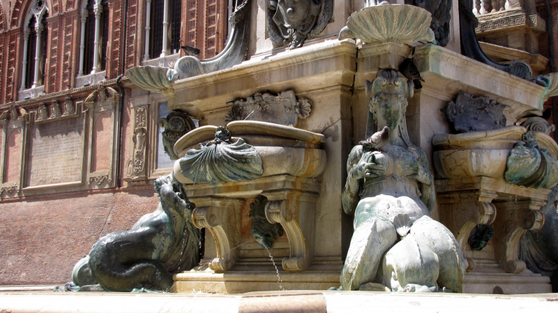 The Neptune Fountain in Bologna.  Photo © by Michele Fini.
