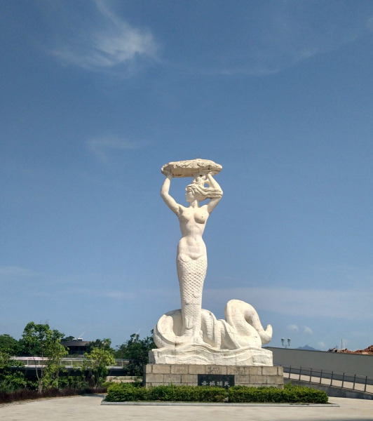 Nuwa Mermaid Goddess of Shenzhen.  Photo © by Yang Dongguong.