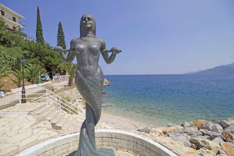 Stheno Mermaid in Paralio Astros.  Photo © by Serafeim Zormpas.