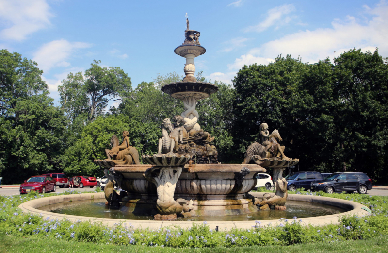 The Rainey Gate Fountain.   Photo © by Brian Benton.